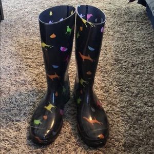 Rubber rain boots